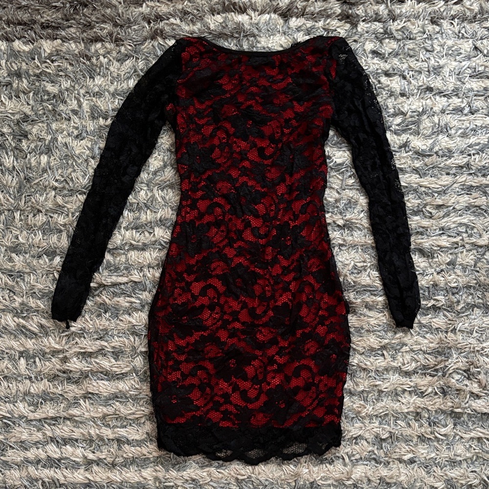 Elegant Black and Red Open-Back Long-Sleeve Lace Mini Dress, Size S/M